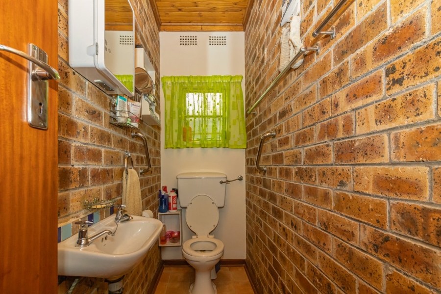 3 Bedroom Property for Sale in Uitsig Free State